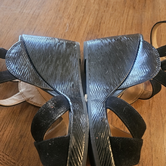 Vionic Black Strappy Wedge Sandals. Size 10 - Picture 5 of 6